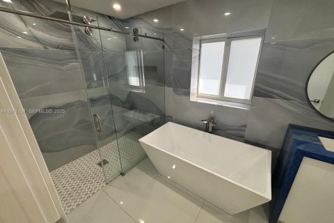 Villa ou maison à louer à Fort Lauderdale, Floride: 4 chambres, 110.93 m2 № 1982805 - photo 19