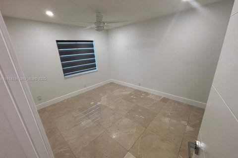 Villa ou maison à louer à Fort Lauderdale, Floride: 4 chambres, 110.93 m2 № 1982805 - photo 22
