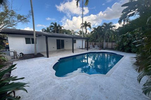 Villa ou maison à louer à Fort Lauderdale, Floride: 4 chambres, 110.93 m2 № 1982805 - photo 14