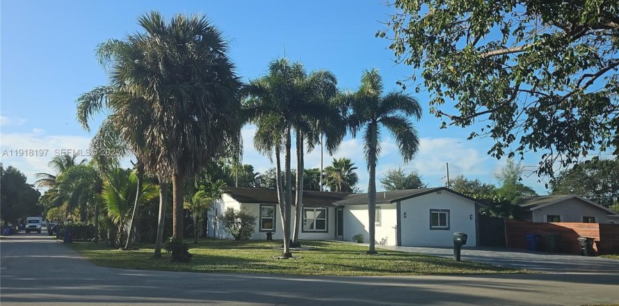 Villa ou maison à Fort Lauderdale, Floride 4 chambres, 110.93 m2 № 1982805