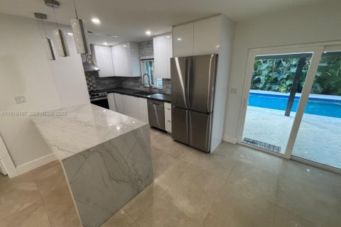 Villa ou maison à louer à Fort Lauderdale, Floride: 4 chambres, 110.93 m2 № 1982805 - photo 6