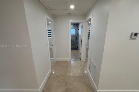 Villa ou maison à louer à Fort Lauderdale, Floride: 4 chambres, 110.93 m2 № 1982805 - photo 25