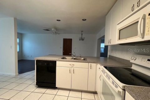 Casa en venta en New Port Richey, Florida, 3 dormitorios, 173.91 m2 № 1900459 - foto 13