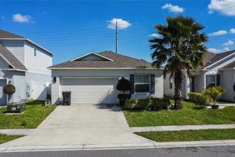 Villa ou maison à louer à Davenport, Floride: 4 chambres, 144.37 m2 № 1725098 - photo 1