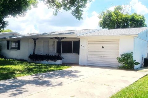 Casa en alquiler en New Port Richey, Florida, 3 dormitorios, 104.79 m2 № 1900514 - foto 1