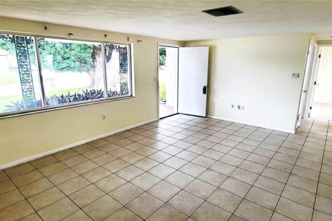 Casa en alquiler en New Port Richey, Florida, 3 dormitorios, 104.79 m2 № 1900514 - foto 4