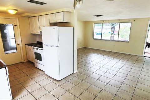 Casa en alquiler en New Port Richey, Florida, 3 dormitorios, 104.79 m2 № 1900514 - foto 5