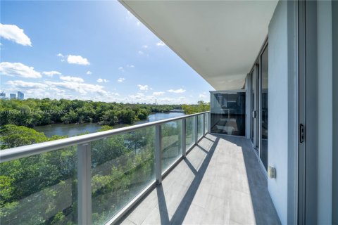 Copropriété à vendre à North Miami Beach, Floride: 2 chambres, 104.33 m2 № 2022768 - photo 29