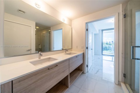 Copropriété à vendre à North Miami Beach, Floride: 2 chambres, 104.33 m2 № 2022768 - photo 25