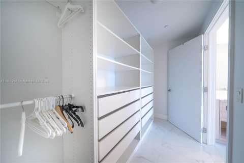 Copropriété à vendre à North Miami Beach, Floride: 2 chambres, 104.33 m2 № 2022768 - photo 27