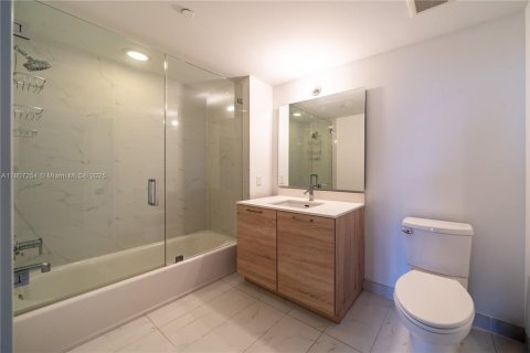 Copropriété à vendre à North Miami Beach, Floride: 2 chambres, 104.33 m2 № 2022768 - photo 9