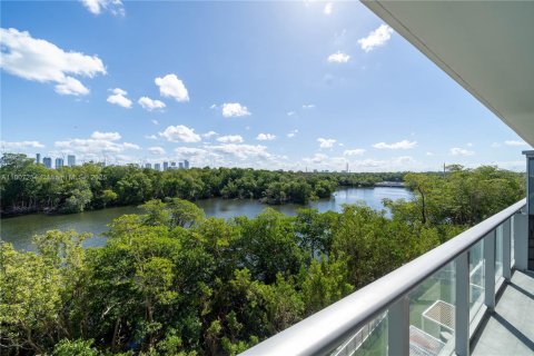 Copropriété à vendre à North Miami Beach, Floride: 2 chambres, 104.33 m2 № 2022768 - photo 30