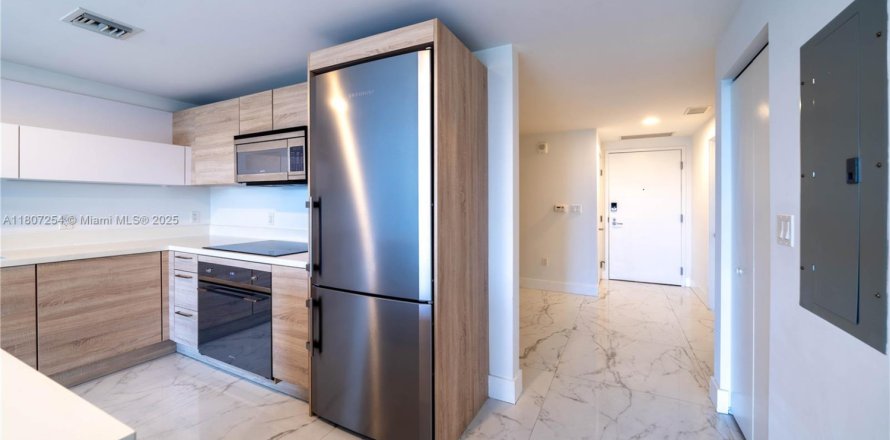 Condo à North Miami Beach, Floride, 2 chambres  № 2022768