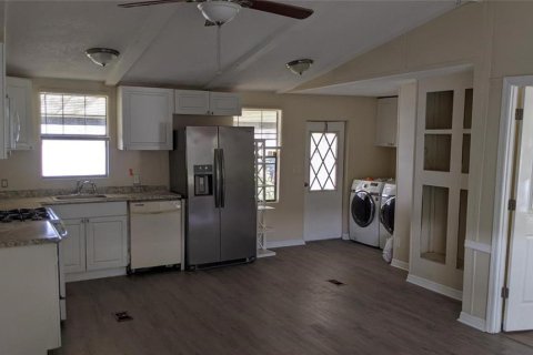 Apartment in SOUTHERN PINES in Port Orange, Florida 3 bedrooms, 89.19 sq.m. № 1885911 - photo 4