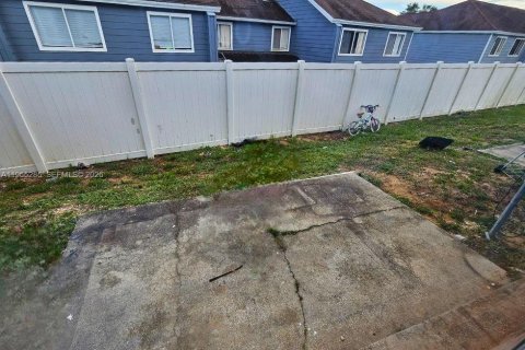 House in Davenport, Florida 4 bedrooms, 162.39 sq.m. № 2026928 - photo 20