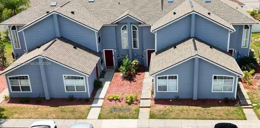 House in Davenport, Florida 4 bedrooms, 162.39 sq.m. № 2026928