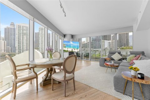 Condo in Miami, Florida, 3 bedrooms  № 2020624 - photo 2