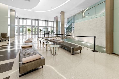 Condo in Miami, Florida, 3 bedrooms  № 2020624 - photo 29
