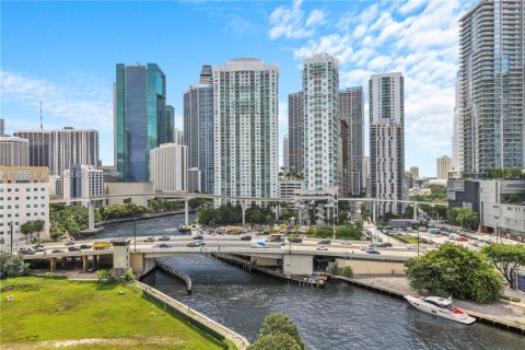 Condo in Miami, Florida, 3 bedrooms  № 2020624 - photo 14