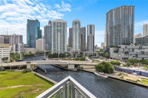 Condo in Miami, Florida, 3 bedrooms  № 2020624 - photo 12