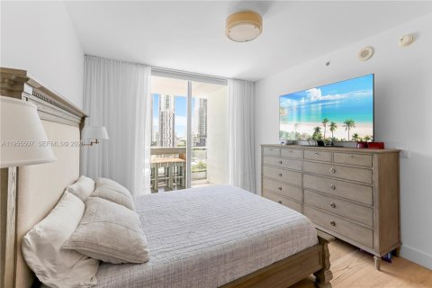 Condo in Miami, Florida, 3 bedrooms  № 2020624 - photo 16