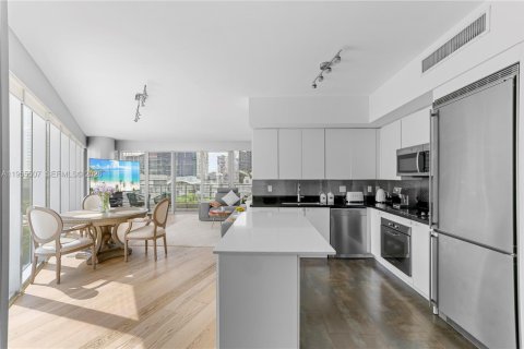 Condo in Miami, Florida, 3 bedrooms  № 2020624 - photo 9