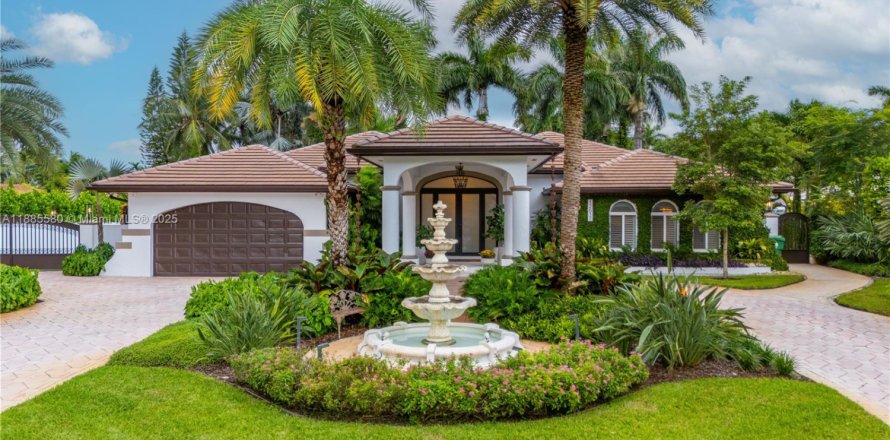 Villa ou maison à Miami, Floride 4 chambres, 262.91 m2 № 1932567