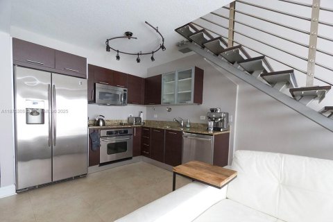 Copropriété à louer à Miami, Floride: 1 chambre, 91.69 m2 № 1980321 - photo 20
