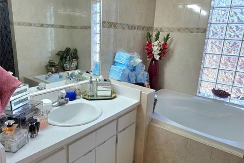 Casa en venta en Tampa, Florida, 3 dormitorios, 141.4 m2 № 1616941 - foto 13