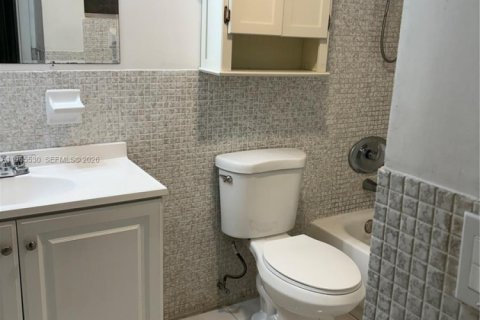 Condominio en alquiler en North Miami, Florida, 1 dormitorio, 57.32 m2 № 2027117 - foto 8