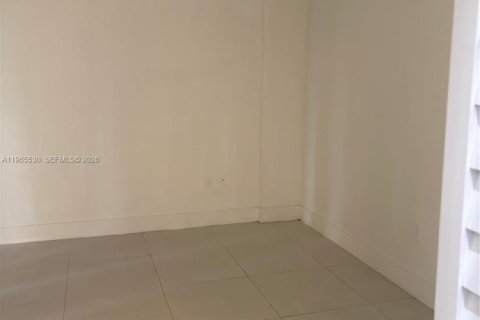 Condominio en alquiler en North Miami, Florida, 1 dormitorio, 57.32 m2 № 2027117 - foto 10