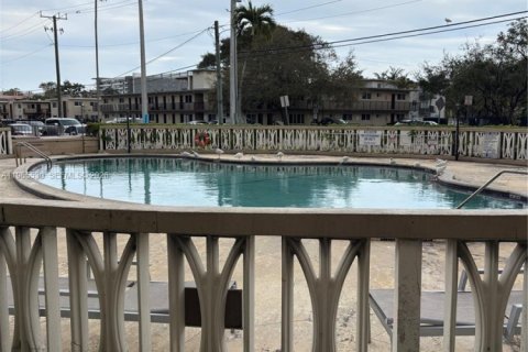 Condominio en alquiler en North Miami, Florida, 1 dormitorio, 57.32 m2 № 2027117 - foto 11
