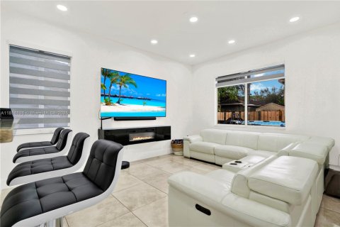 Casa en venta en Homestead, Florida, 4 dormitorios, 208.38 m2 № 1887391 - foto 6