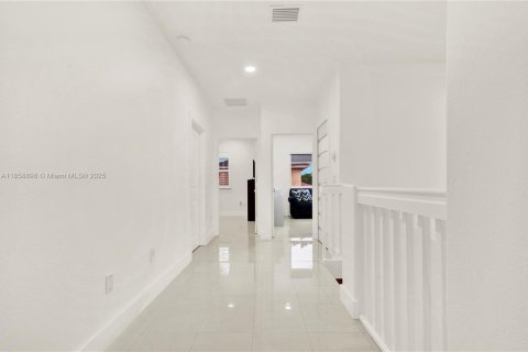 Casa en venta en Homestead, Florida, 4 dormitorios, 208.38 m2 № 1887391 - foto 13