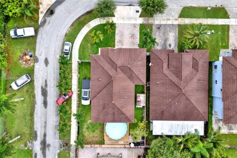 Casa en venta en Homestead, Florida, 4 dormitorios, 208.38 m2 № 1887391 - foto 25