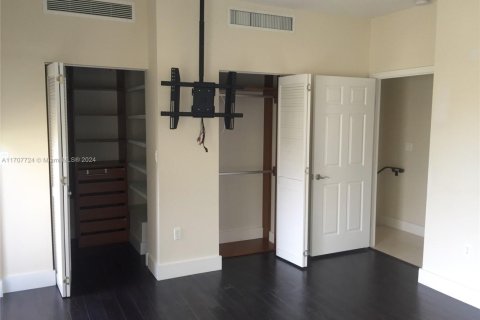 House in Aventura, Florida 3 bedrooms, 165.83 sq.m. № 1942814 - photo 8