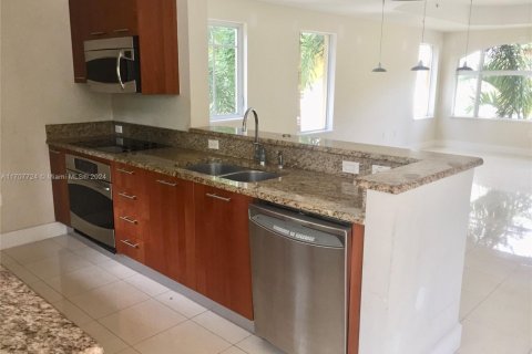 House in Aventura, Florida 3 bedrooms, 165.83 sq.m. № 1942814 - photo 3