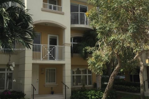 House in Aventura, Florida 3 bedrooms, 165.83 sq.m. № 1942814 - photo 1