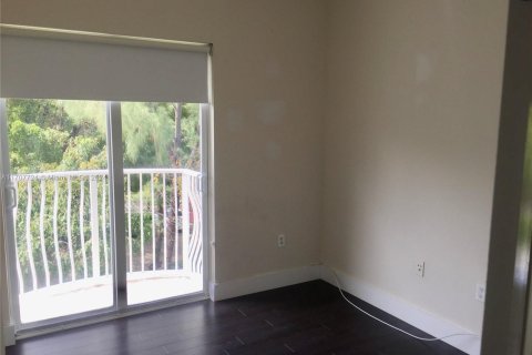 House in Aventura, Florida 3 bedrooms, 165.83 sq.m. № 1942814 - photo 12