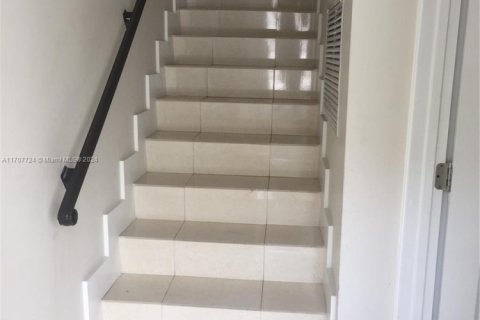 House in Aventura, Florida 3 bedrooms, 165.83 sq.m. № 1942814 - photo 7