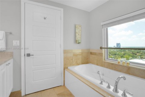 Copropriété à louer à Miami, Floride: 2 chambres, 146.88 m2 № 2024806 - photo 10