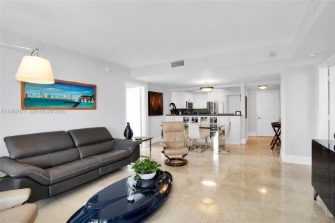 Copropriété à louer à Miami, Floride: 2 chambres, 146.88 m2 № 2024806 - photo 5