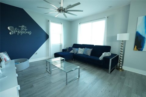 House in Oakland, Florida 3 bedrooms, 193.42 sq.m. № 1782540 - photo 8