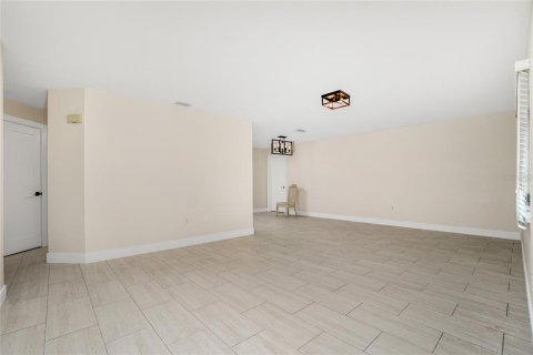 Casa en alquiler en Port Charlotte, Florida, 3 dormitorios, 156.26 m2 № 1906821 - foto 4