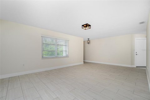 Villa ou maison à louer à Port Charlotte, Floride: 3 chambres, 156.26 m2 № 1906821 - photo 7