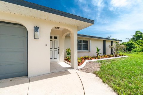 Casa en alquiler en Port Charlotte, Florida, 3 dormitorios, 156.26 m2 № 1906821 - foto 2