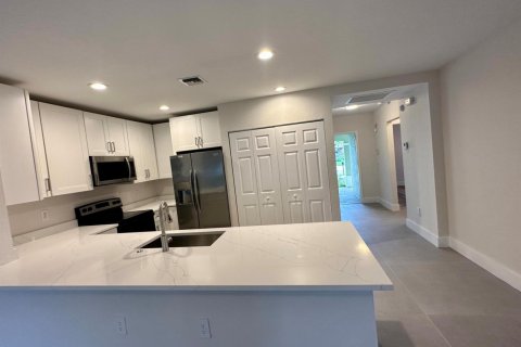 Villa ou maison à louer à Delray Beach, Floride: 3 chambres, 107.49 m2 № 2439255 - photo 5
