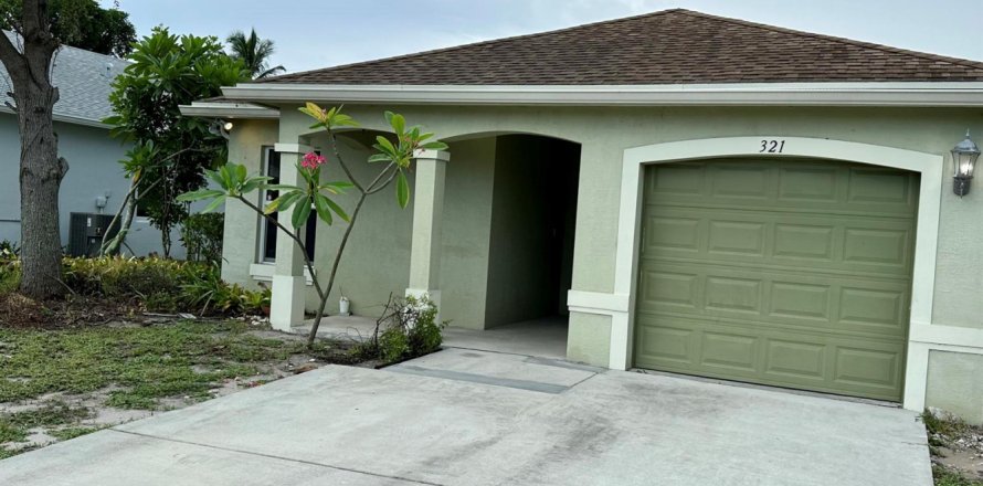 Villa ou maison à Delray Beach, Floride 3 chambres, 107.49 m2 № 2439255
