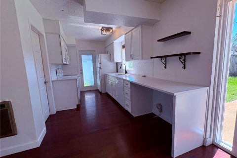 Villa ou maison à louer à Tampa, Floride: 3 chambres, 120.4 m2 № 2419369 - photo 6