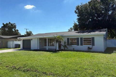 Villa ou maison à louer à Tampa, Floride: 3 chambres, 120.4 m2 № 2419369 - photo 2
